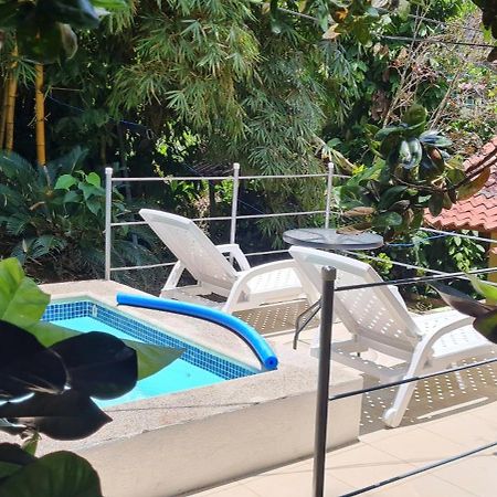 Jungle Beach Bungalow With Ac & Fiber Optic Puerto Viejo de Talamanca Bagian luar foto