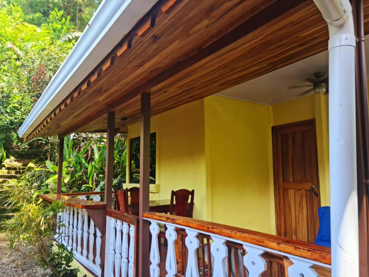 Jungle Beach Bungalow With Ac & Fiber Optic Puerto Viejo de Talamanca Bagian luar foto